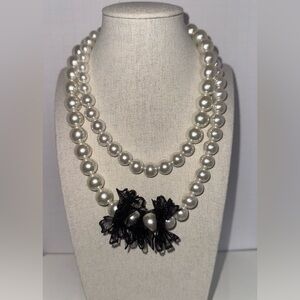 🤍  Elegant Pearl Necklace with Black Lace Accent